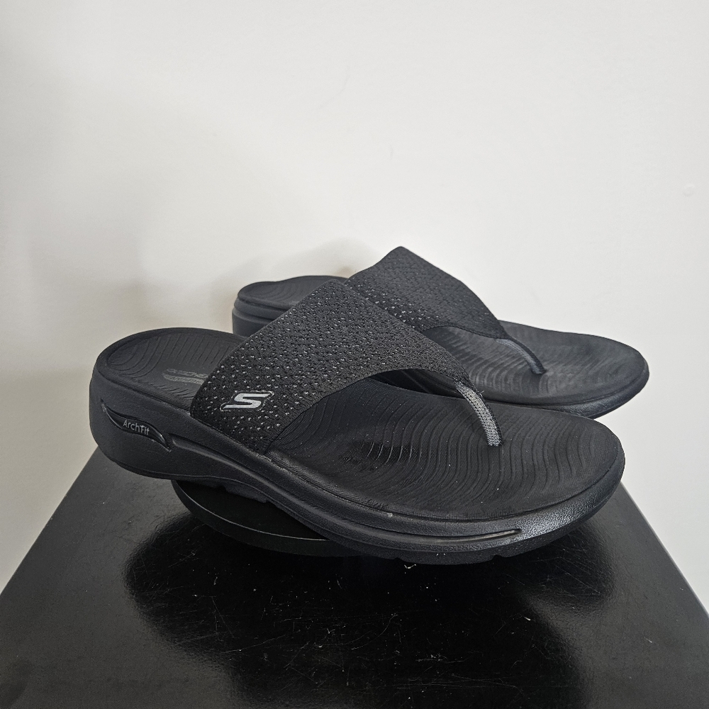SKECHERS Performance Go Walk Arch Fit Sandals flip-flop Women's Size 11 Black - Picture 3 of 6